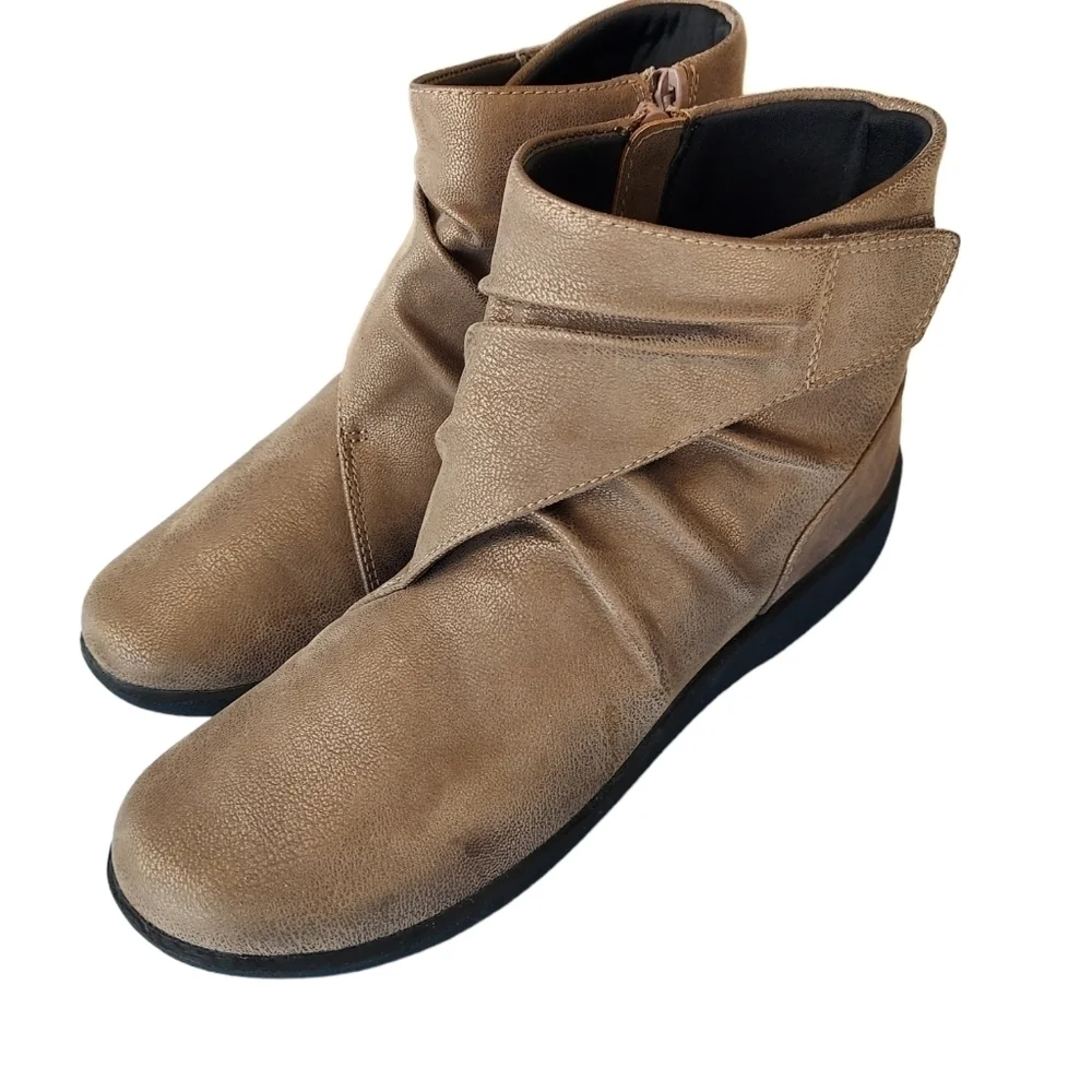 Clark's Cloudsteppers Sillian Tana Ankle Boots Ruched Size 8 Comfort Booties
